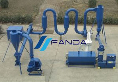 Mala linija drvenih peleta